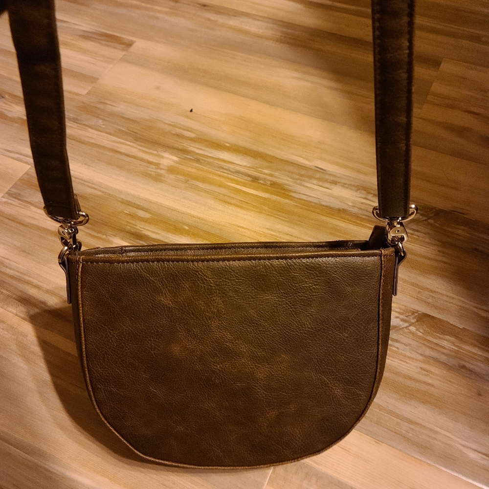 Crossbody purse